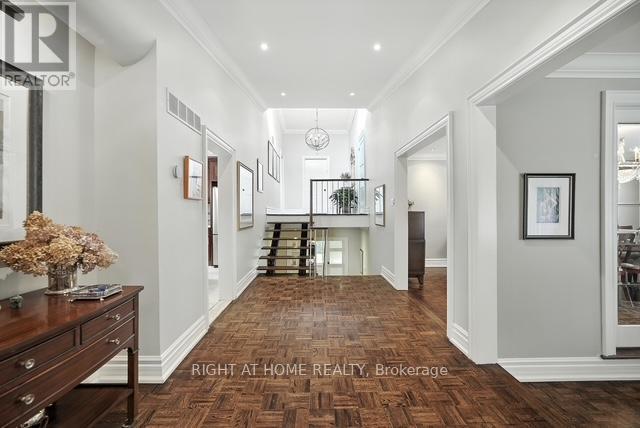 17 Denmark Crescent, Toronto, Ontario  M2R 1J3 - Photo 3 - C13125410