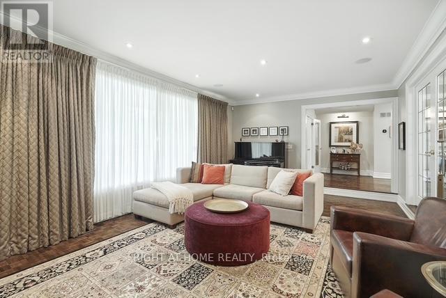 17 Denmark Crescent, Toronto, Ontario  M2R 1J3 - Photo 4 - C13125410