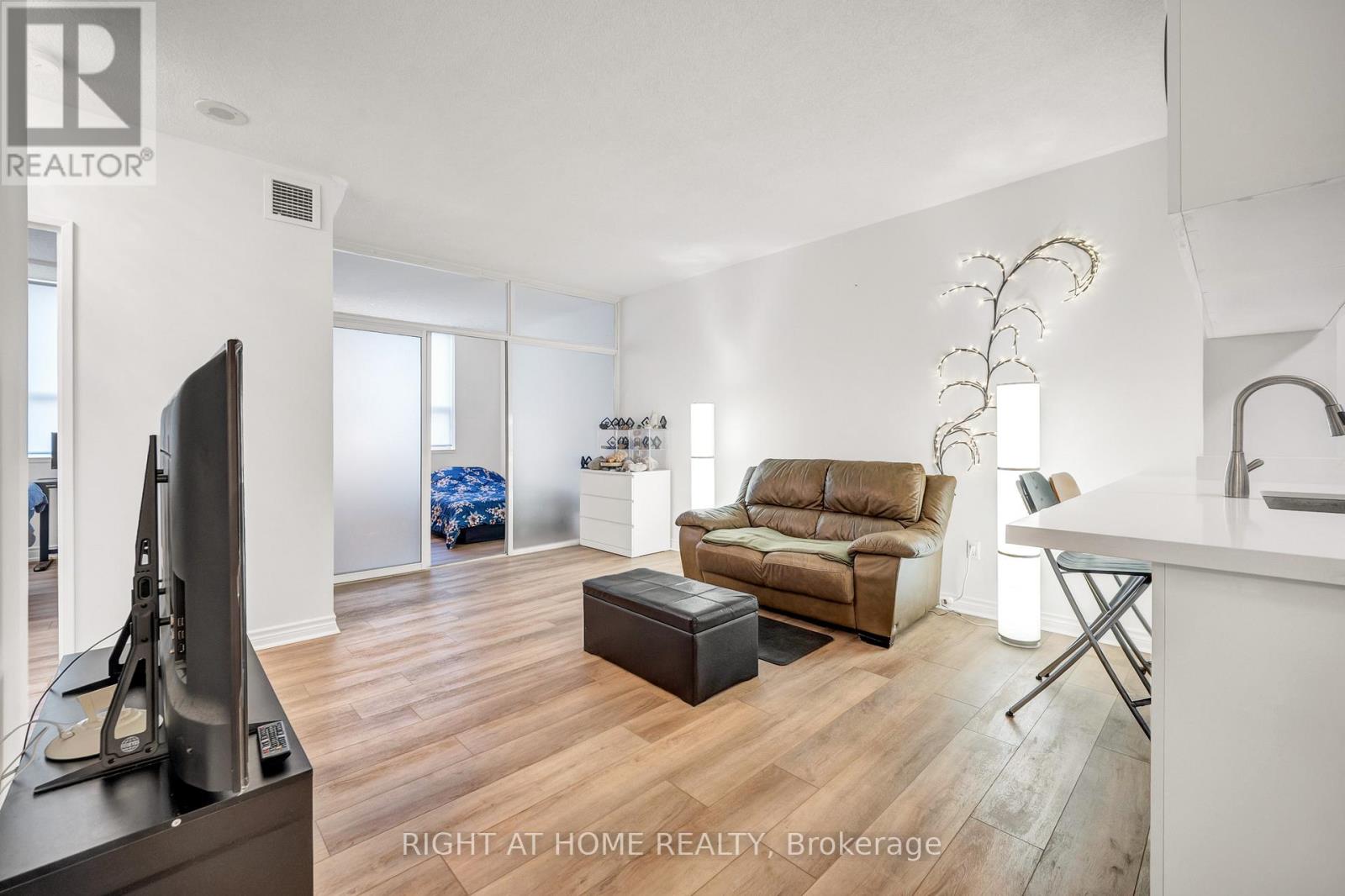107a - 7398 Yonge Street, Vaughan (Crestwood-Springfarm-Yorkhill), Ontario  L4J 8J2 - Photo 16 - N13125386