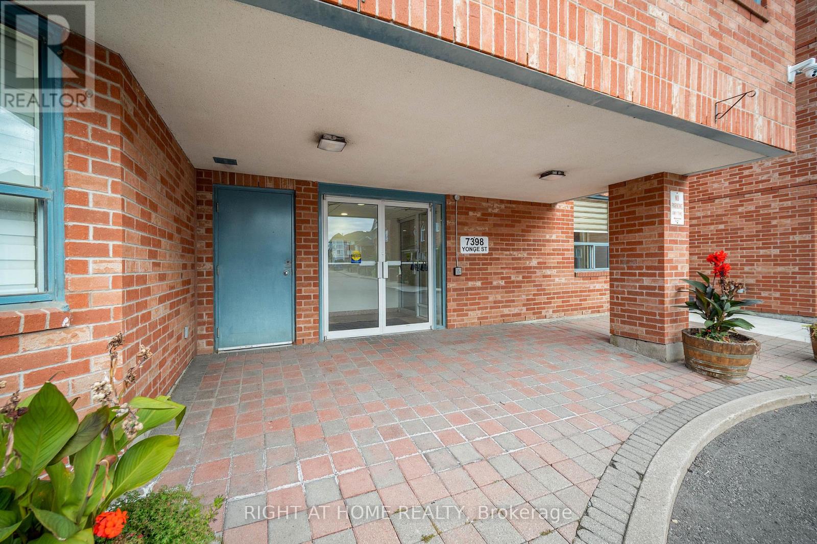 107a - 7398 Yonge Street, Vaughan (Crestwood-Springfarm-Yorkhill), Ontario  L4J 8J2 - Photo 4 - N13125386