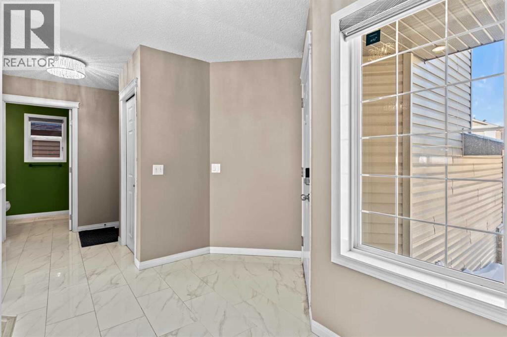 138 Saddlecrest Park NE, Calgary, Alberta  T3J 5L5 - Photo 5 - A2290020