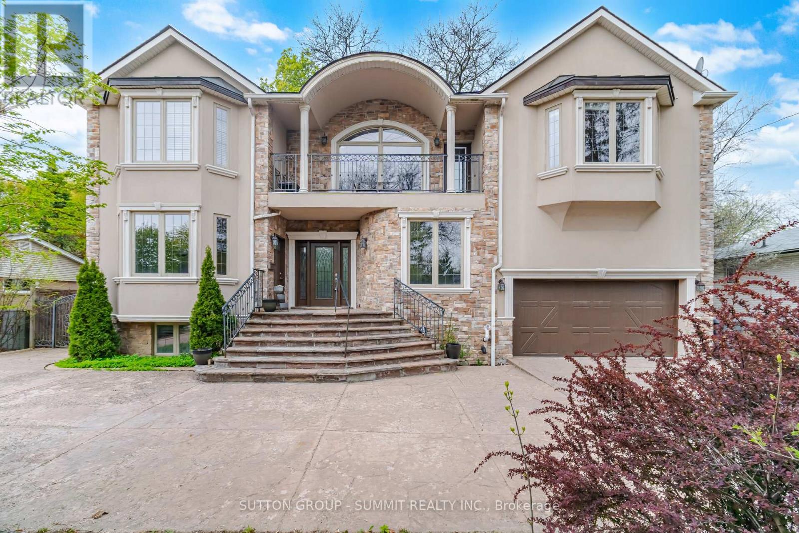 12 Pioneer Drive, Mississauga, Ontario  L5M 1G9 - Photo 1 - W13125316
