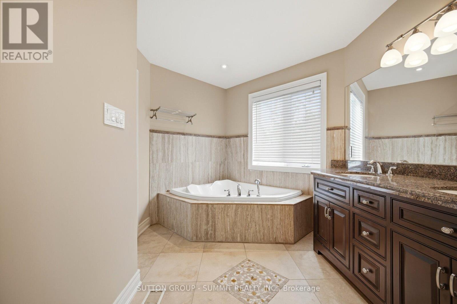 12 Pioneer Drive, Mississauga, Ontario  L5M 1G9 - Photo 23 - W13125316