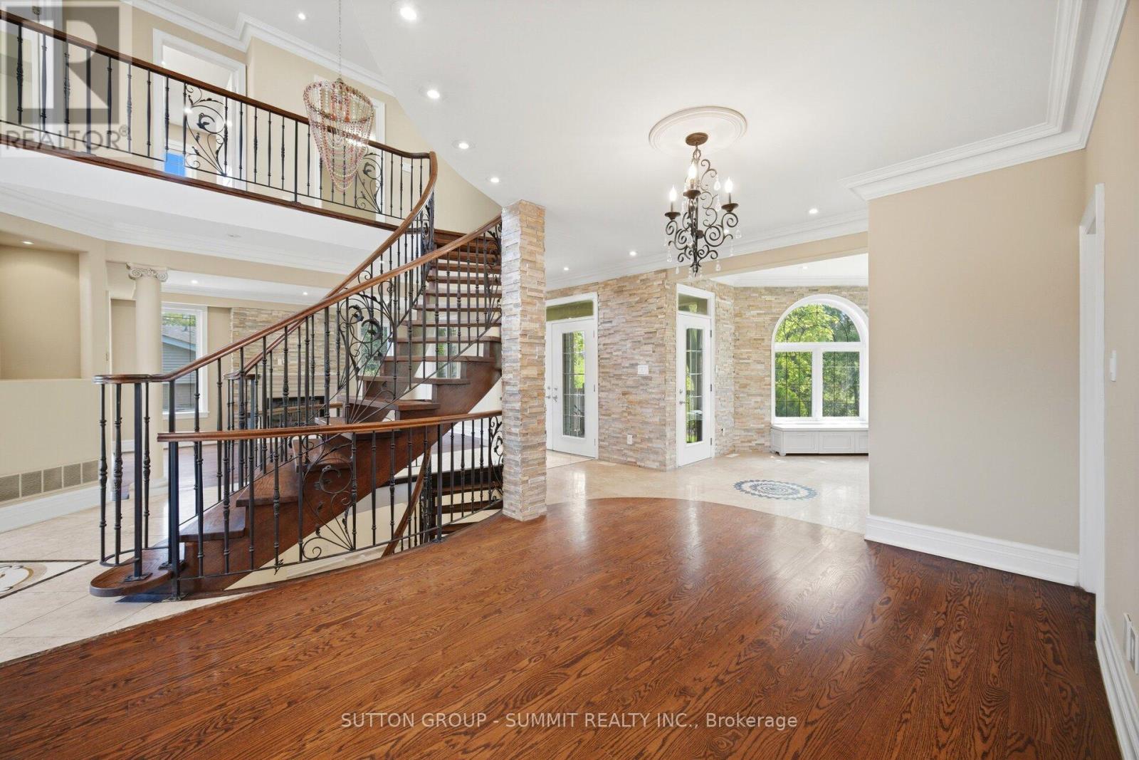 12 Pioneer Drive, Mississauga, Ontario  L5M 1G9 - Photo 7 - W13125316