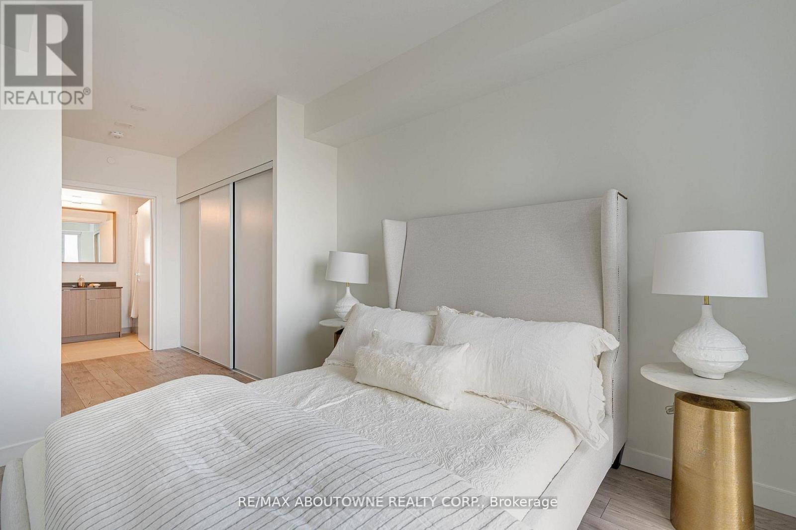 A0916 - 125 Bronte Road, Oakville, Ontario  L6L 0H2 - Photo 11 - W13125358