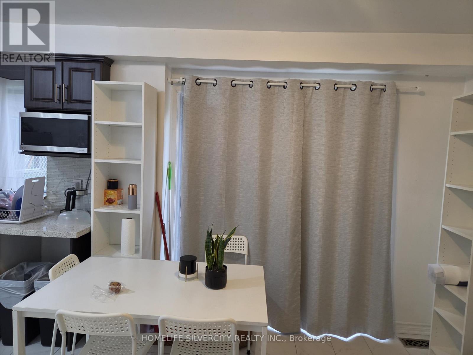7582 Discus Crescent, Mississauga, Ontario  L4T 2V3 - Photo 4 - W13125372