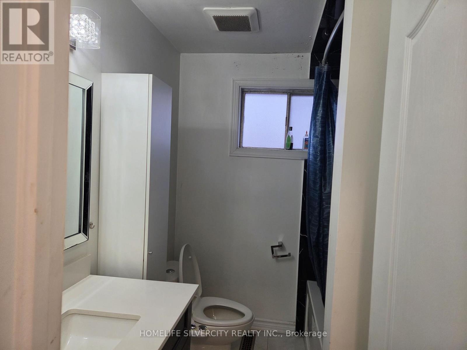 7582 Discus Crescent, Mississauga, Ontario  L4T 2V3 - Photo 7 - W13125372