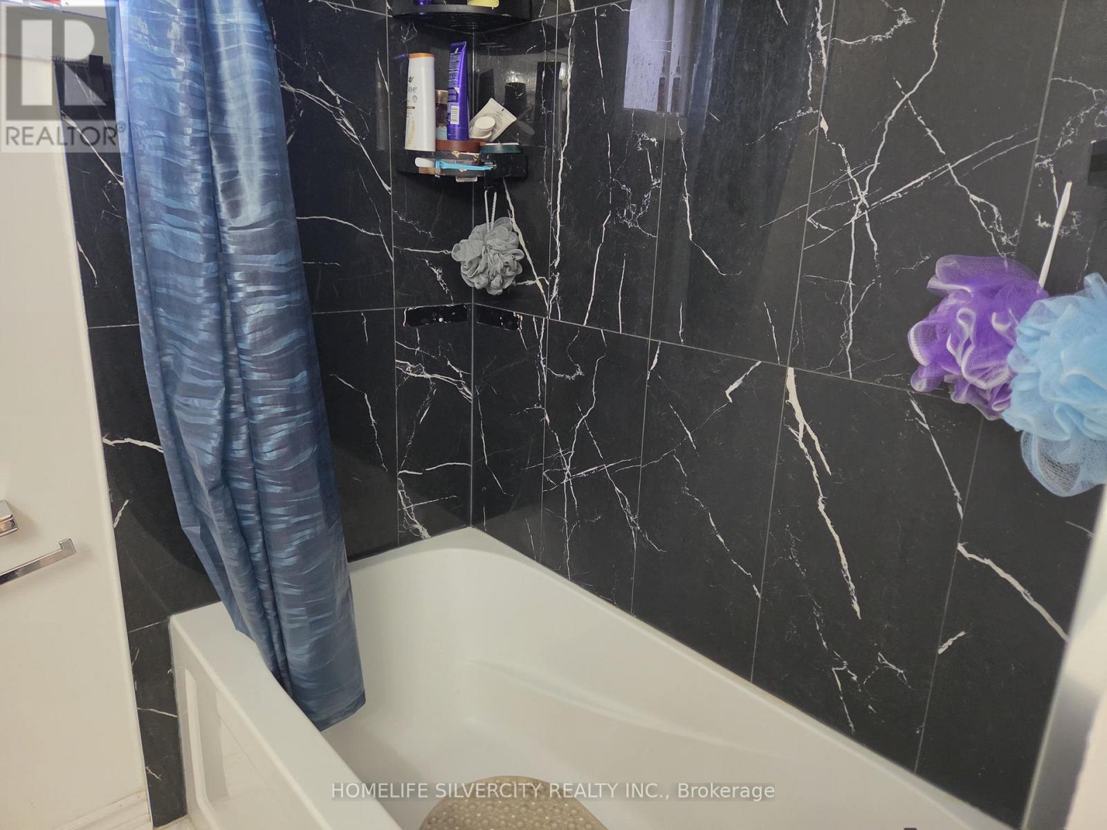 7582 Discus Crescent, Mississauga, Ontario  L4T 2V3 - Photo 9 - W13125372