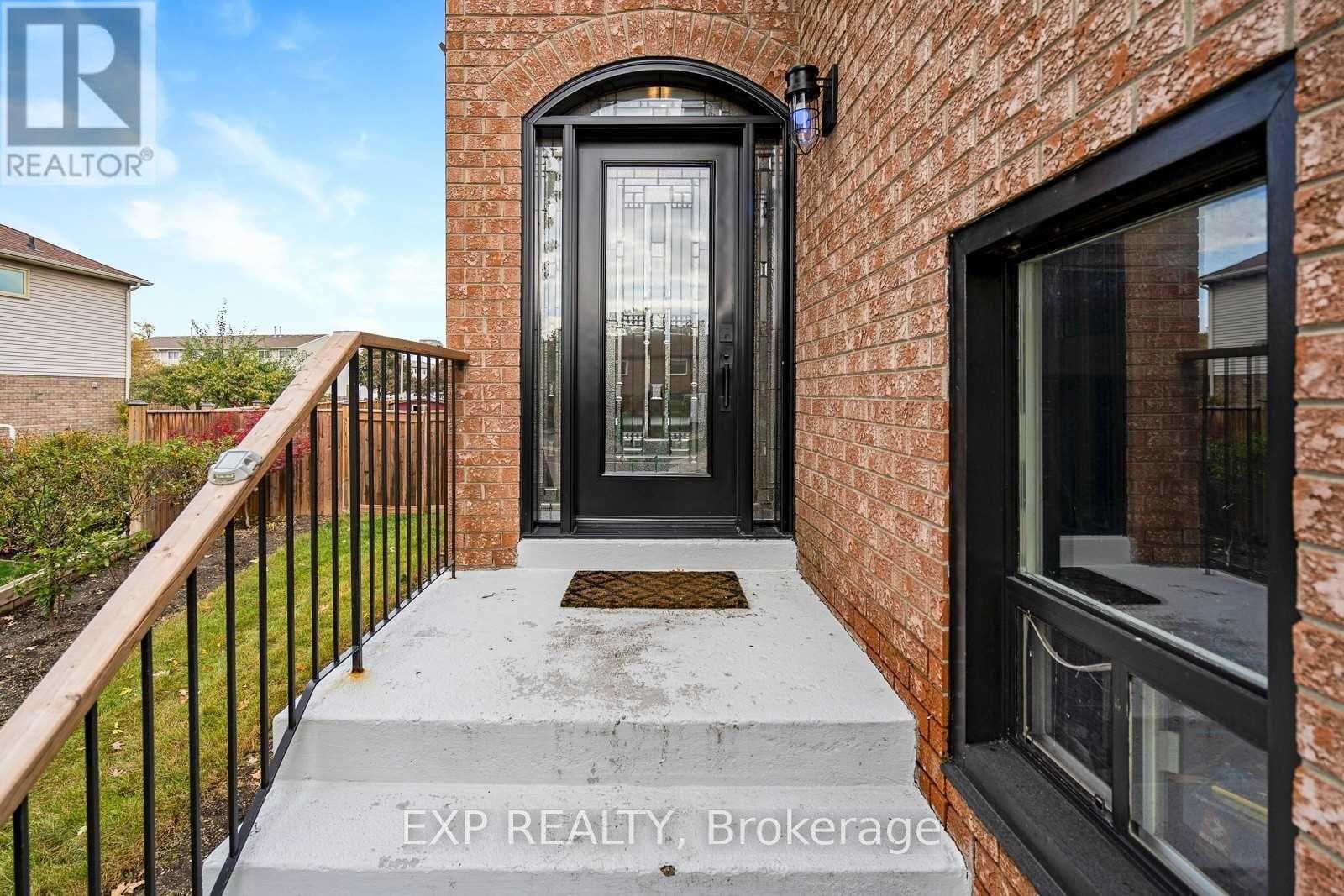 43 Floribunda Crescent, Brampton, Ontario  L6T 4R9 - Photo 1 - W13125396