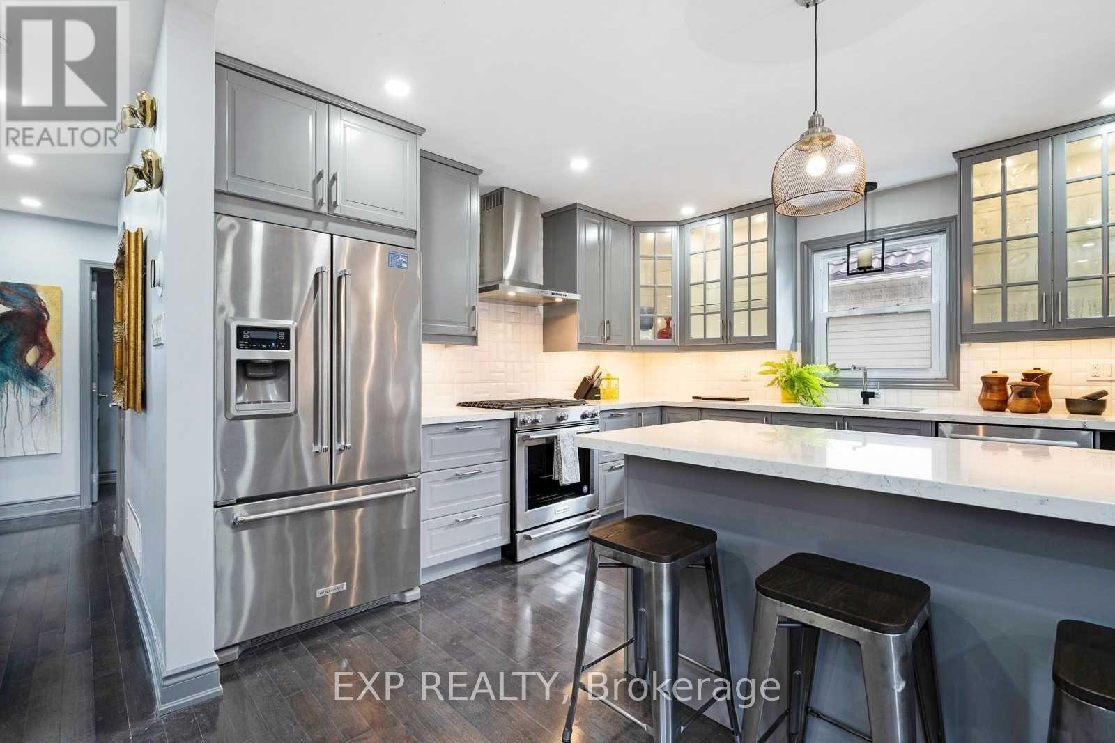 43 Floribunda Crescent, Brampton, Ontario  L6T 4R9 - Photo 4 - W13125396