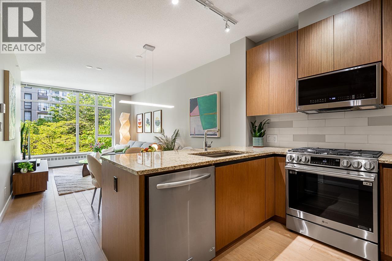 202 135 W 2nd Street, North Vancouver, British Columbia  V7M 0C5 - Photo 2 - R3123303