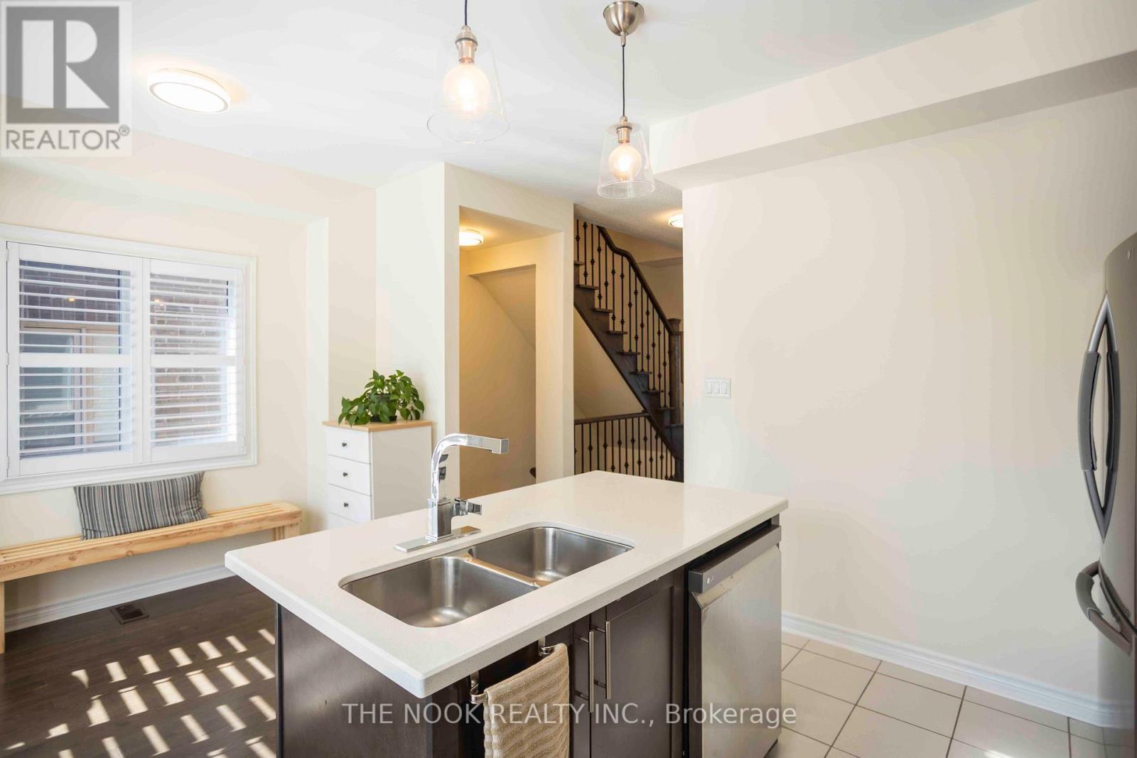 36 Ferris Square, Clarington, Ontario  L1E 0J2 - Photo 8 - E13125016