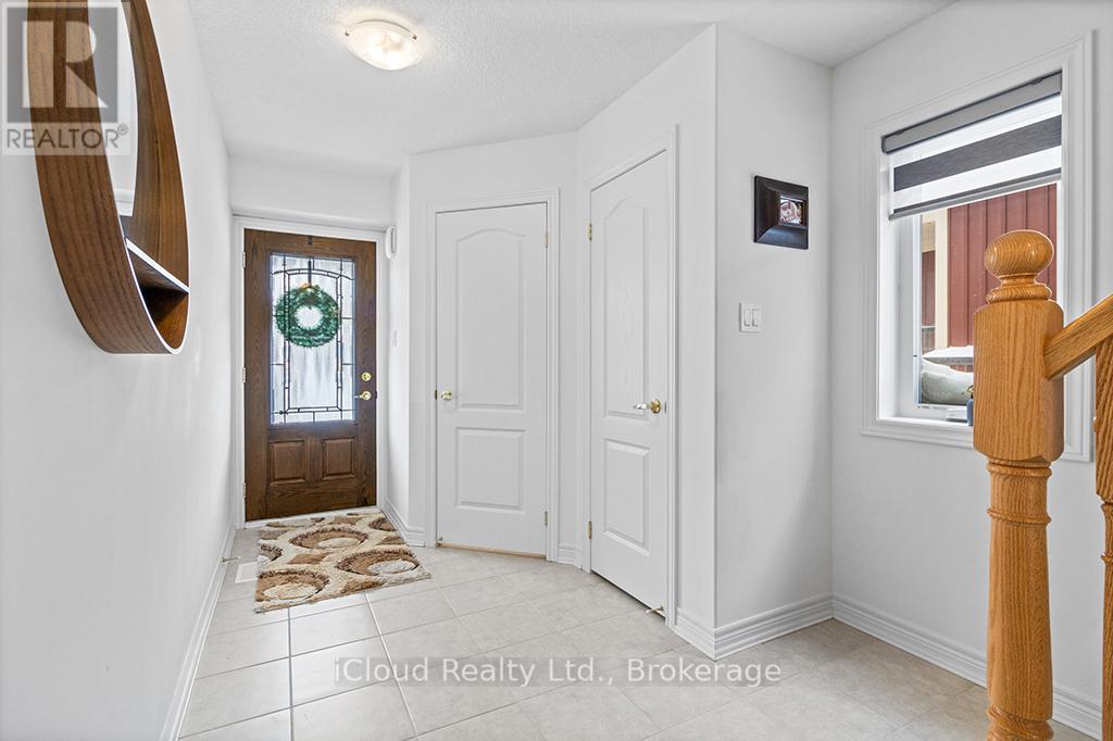 120 Stonebrook Way, Grey Highlands, Ontario  N0C 1H0 - Photo 3 - X12874718