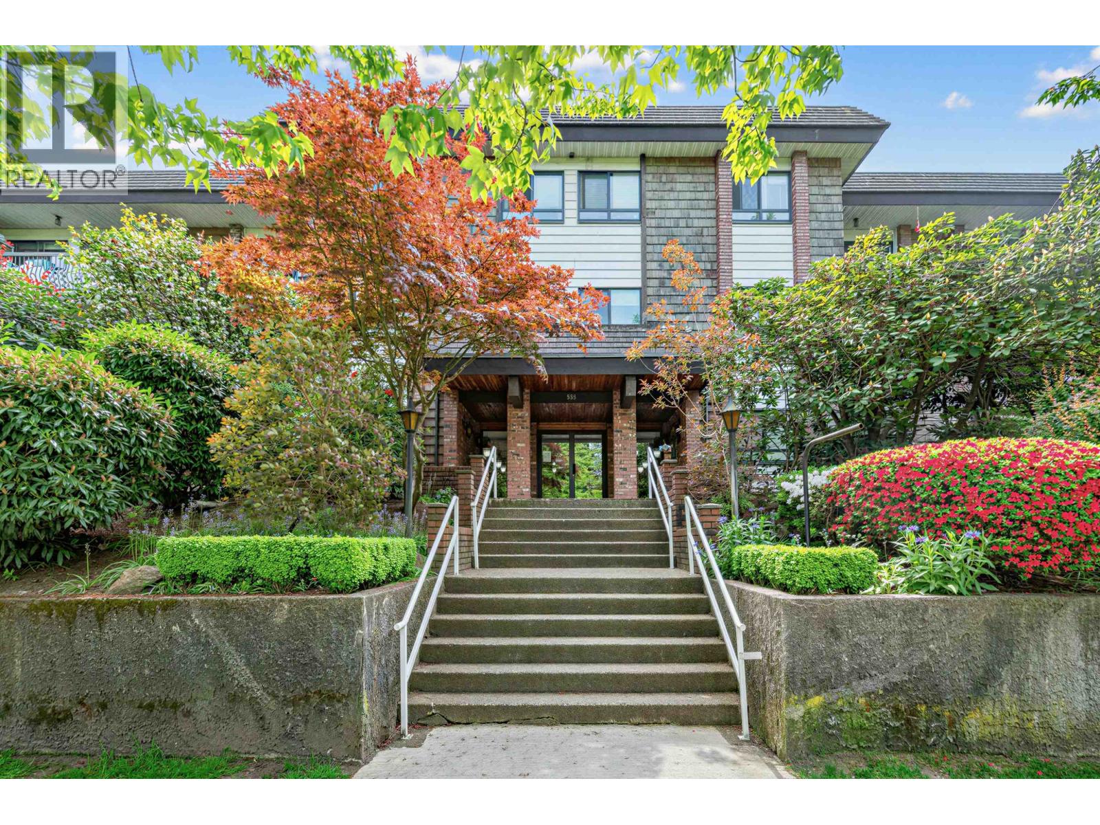 111 588 E 5 STREET, Vancouver, British Columbia