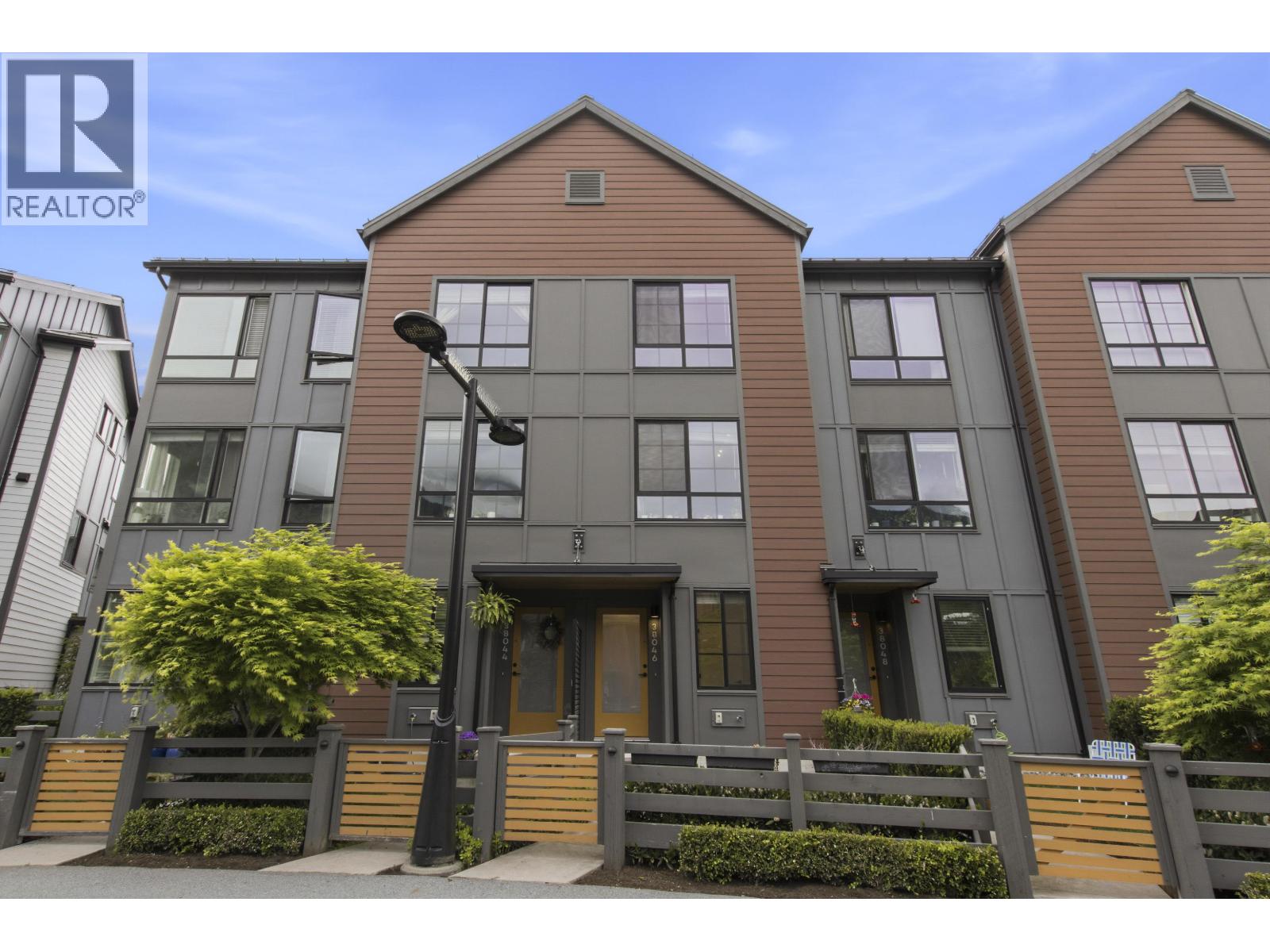 38046 KEEL WAY, Squamish, British Columbia