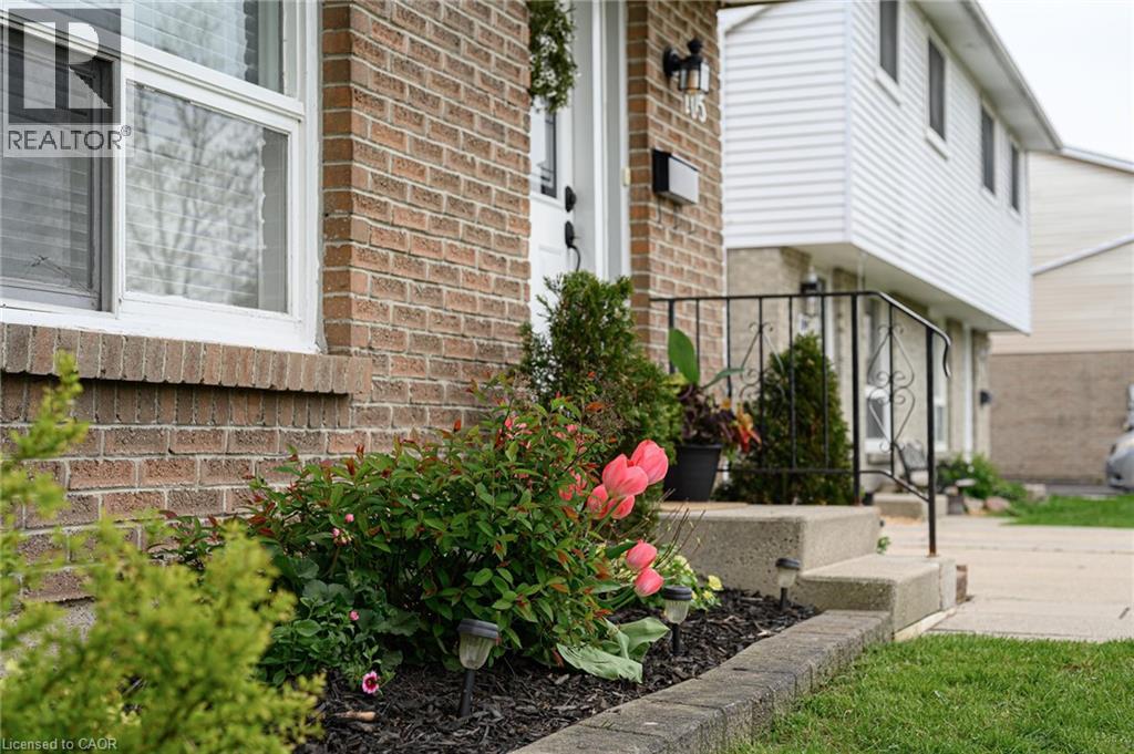 105 Maple Avenue, Stratford, Ontario  N5A 7G8 - Photo 2 - 40828931