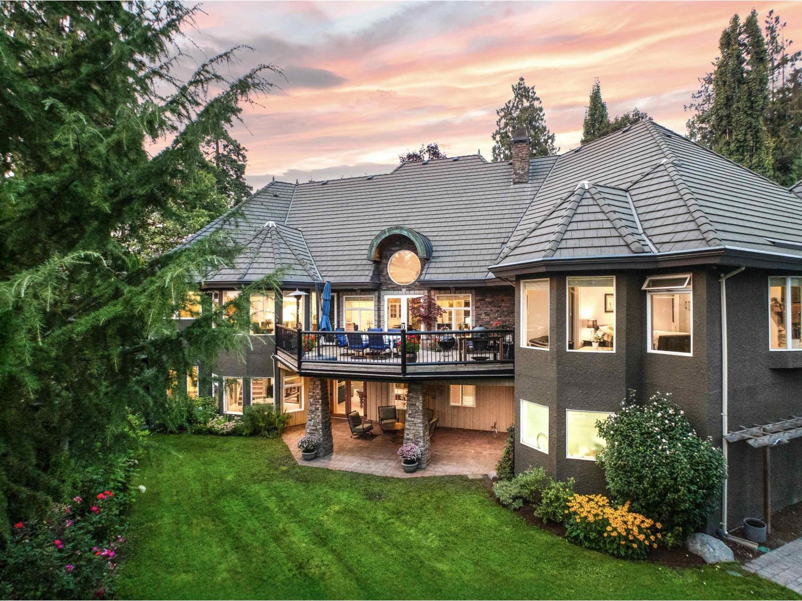 18638 54a Avenue, Surrey, British Columbia  V3S 8L5 - Photo 2 - R3123218