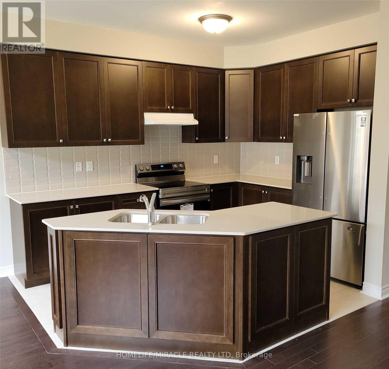 113 Finegan Circle, Brampton, Ontario L7A 4Z9 - Photo 10 - W13125474