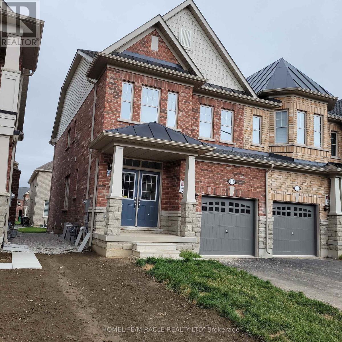 113 Finegan Circle, Brampton, Ontario L7A 4Z9 - Photo 2 - W13125474