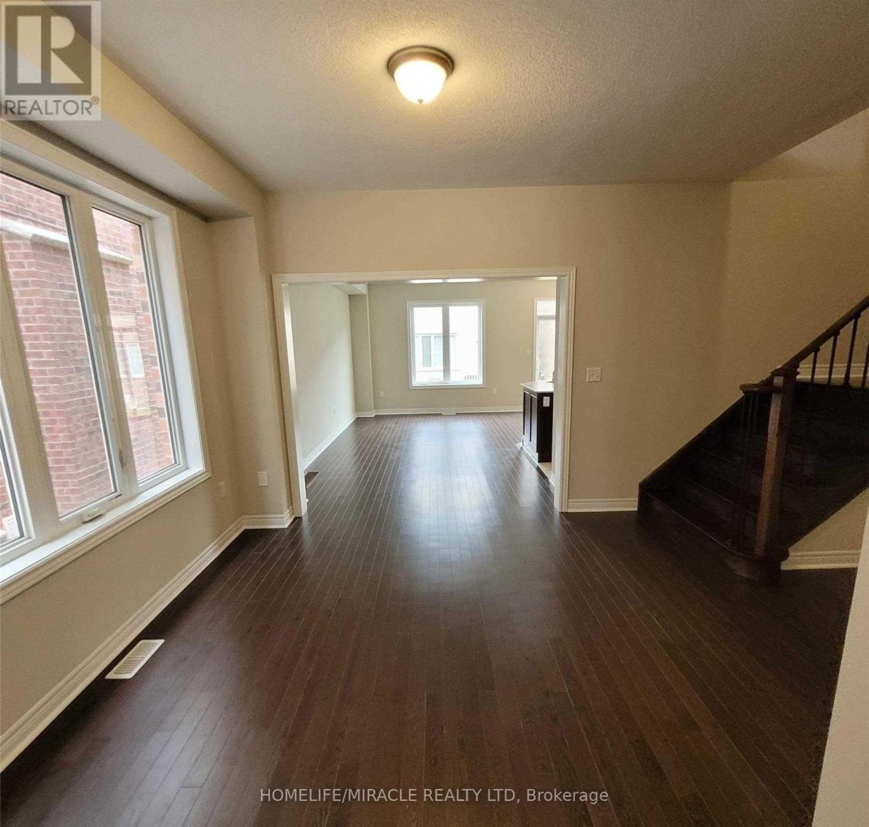 113 Finegan Circle, Brampton, Ontario L7A 4Z9 - Photo 5 - W13125474