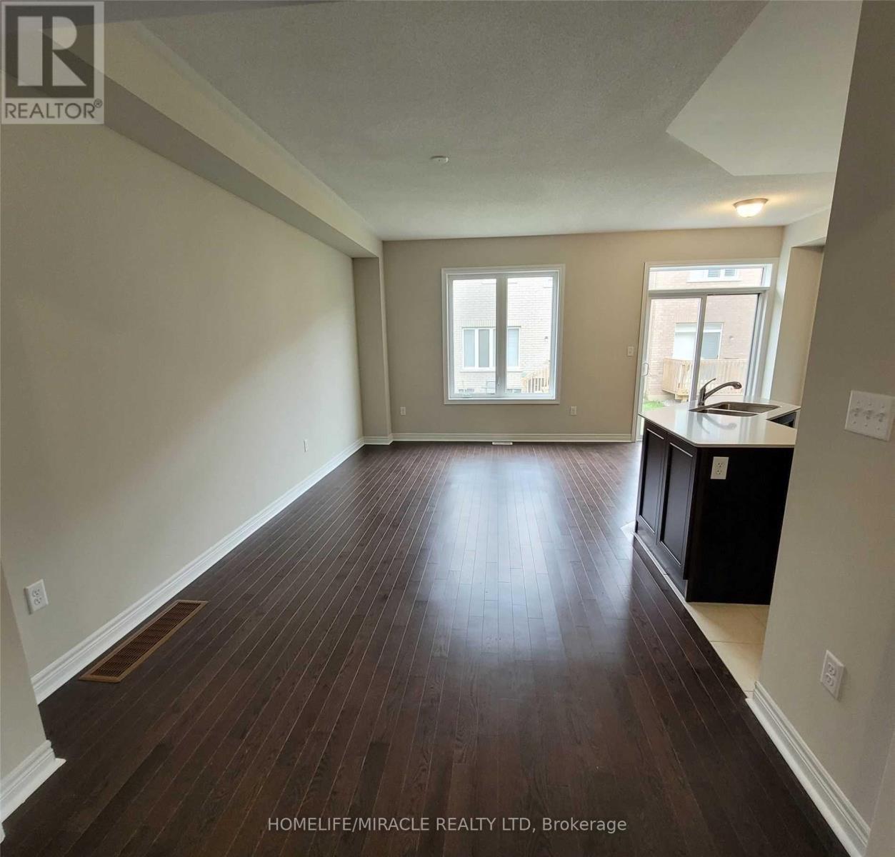 113 Finegan Circle, Brampton, Ontario L7A 4Z9 - Photo 7 - W13125474