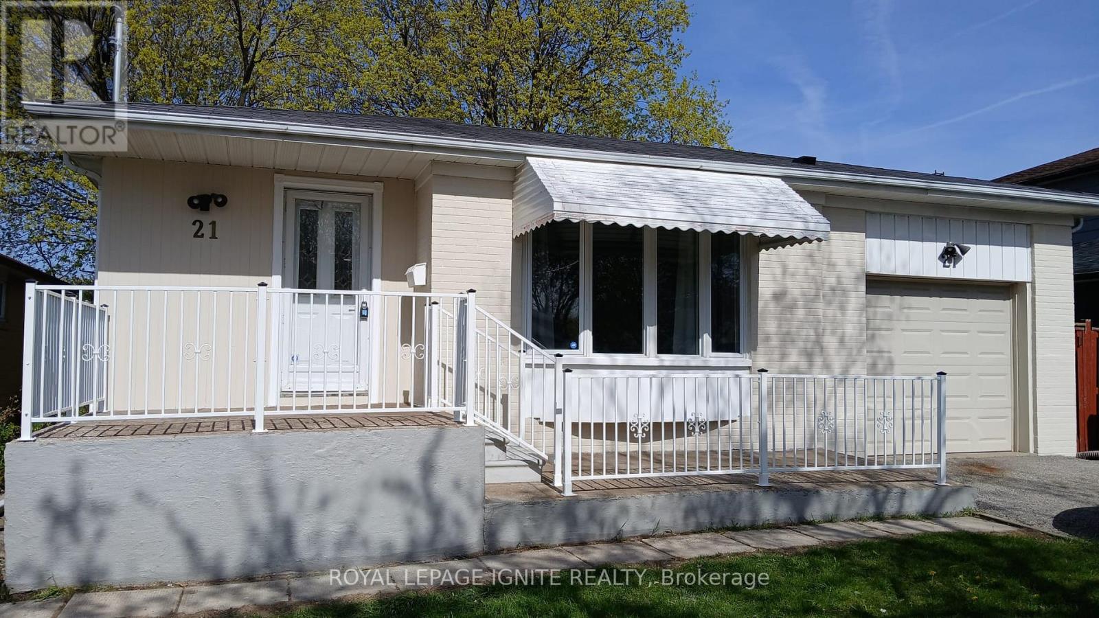 MAIN - 21 HUMHELLER ROAD, Toronto, Ontario