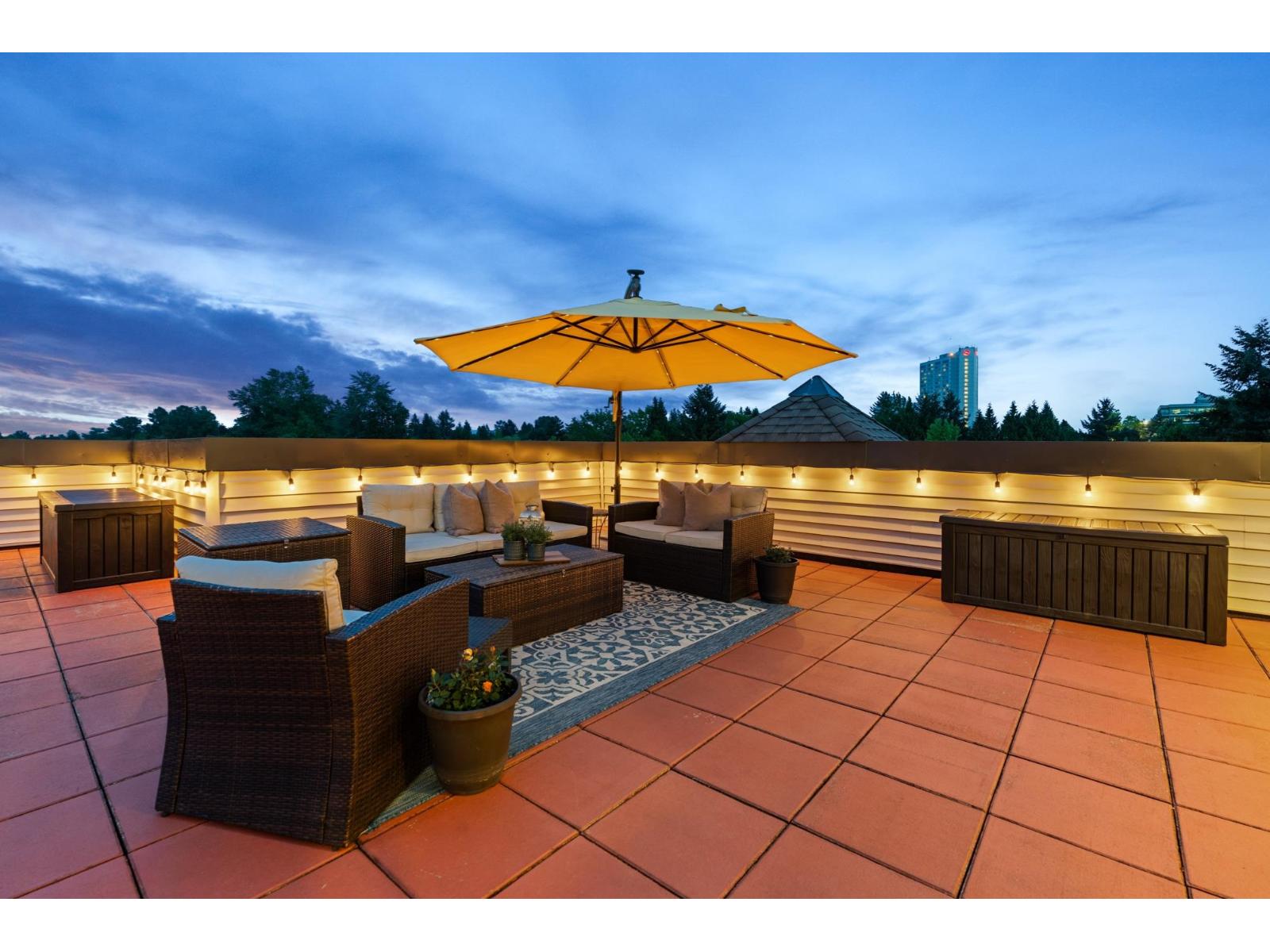 404 15220 Guildford Drive, Surrey, British Columbia  V3R 0Y6 - Photo 3 - R3123542