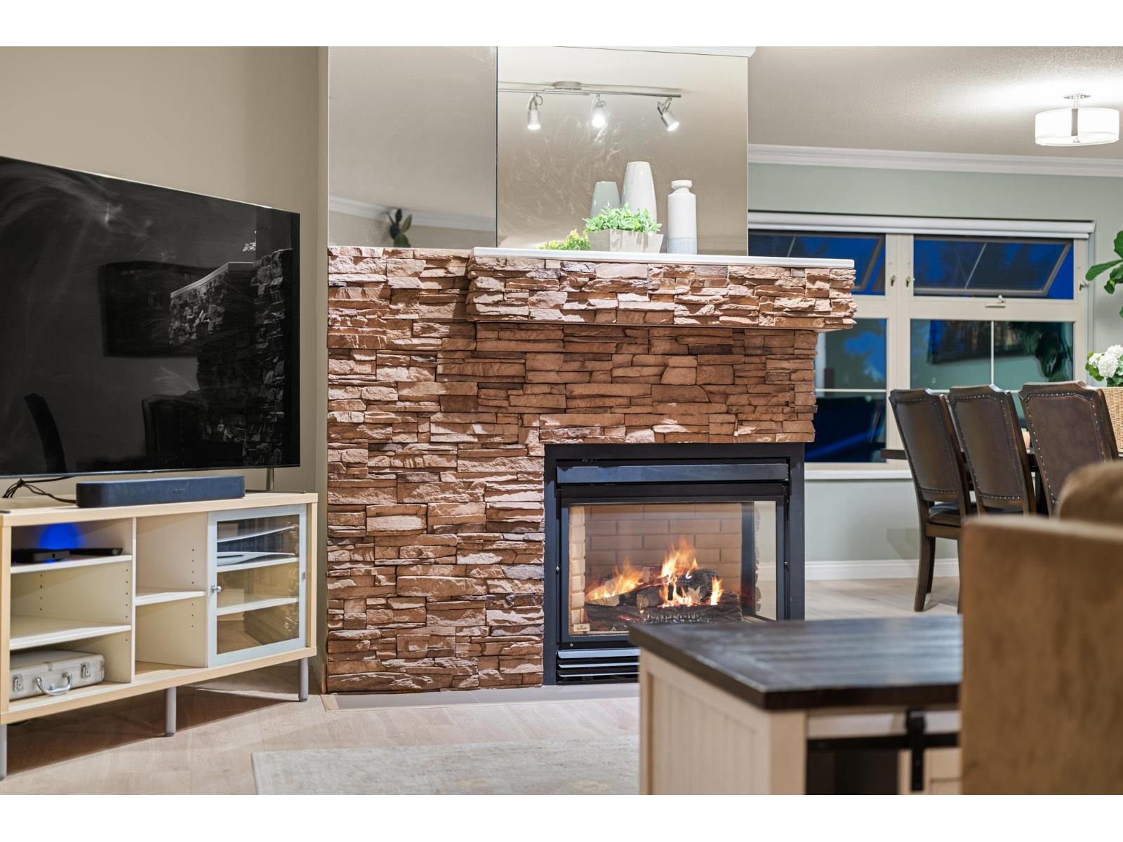 404 15220 Guildford Drive, Surrey, British Columbia  V3R 0Y6 - Photo 7 - R3123542