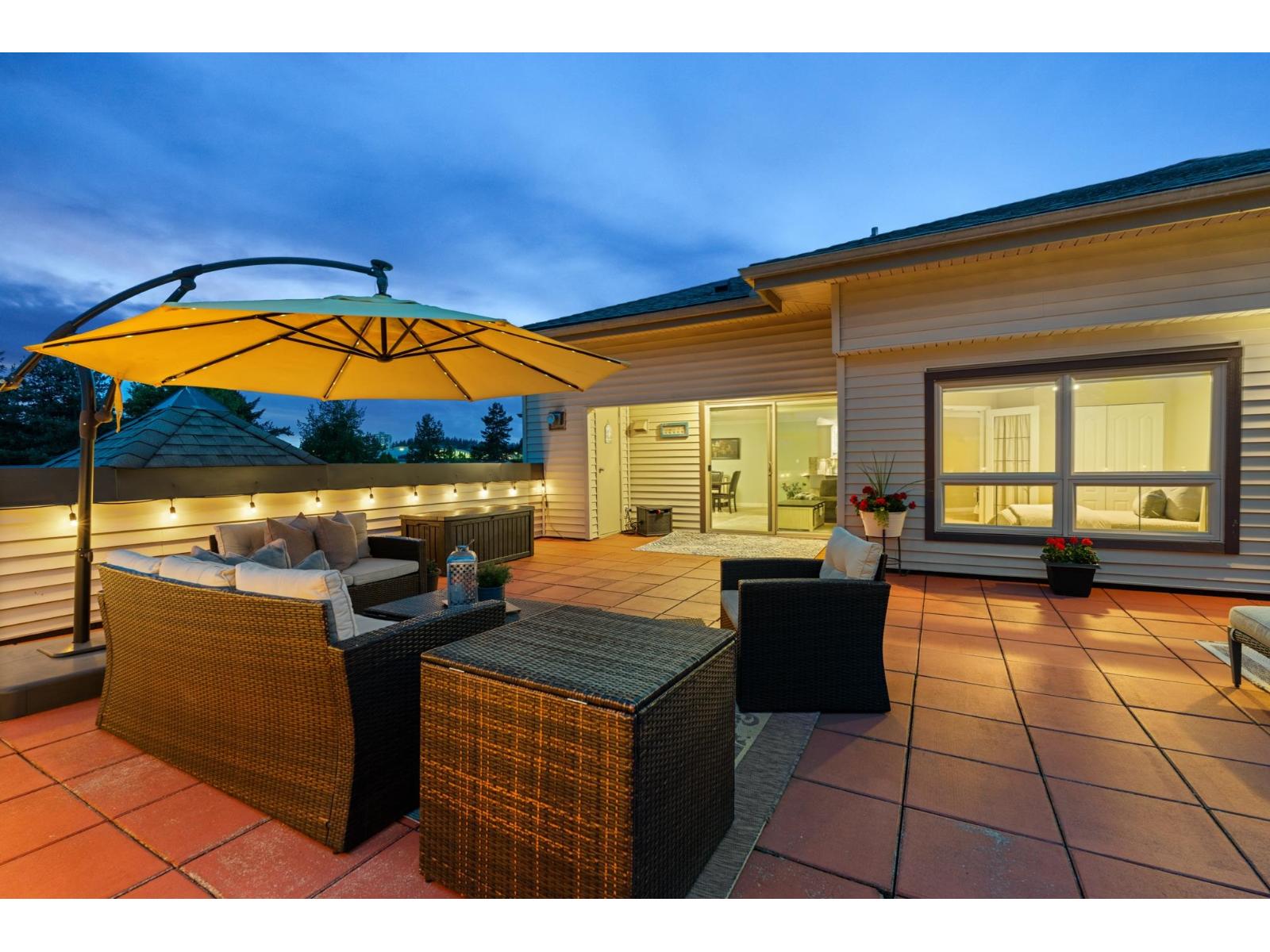 404 15220 Guildford Drive, Surrey, British Columbia  V3R 0Y6 - Photo 4 - R3123542