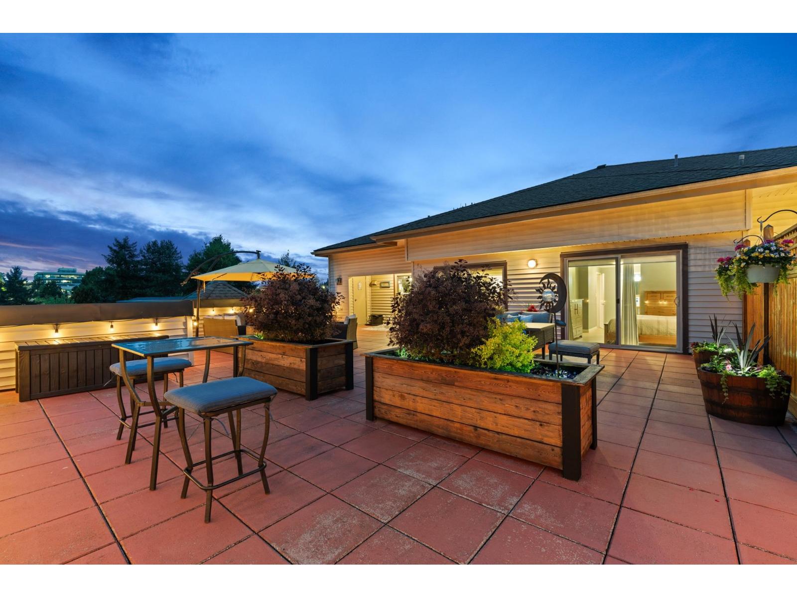 404 15220 Guildford Drive, Surrey, British Columbia  V3R 0Y6 - Photo 10 - R3123542
