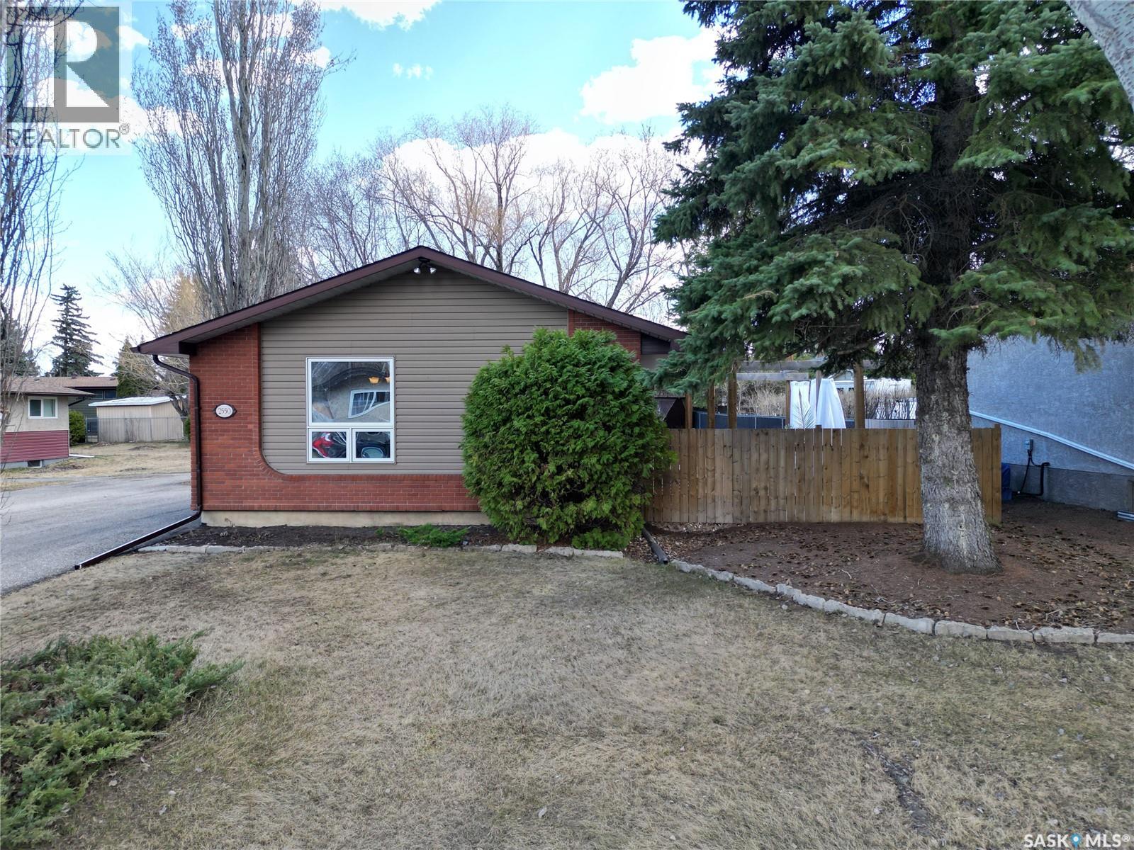 2550 Macdonald Avenue, Prince Albert, Saskatchewan  S6V 2V9 - Photo 1 - SK035712