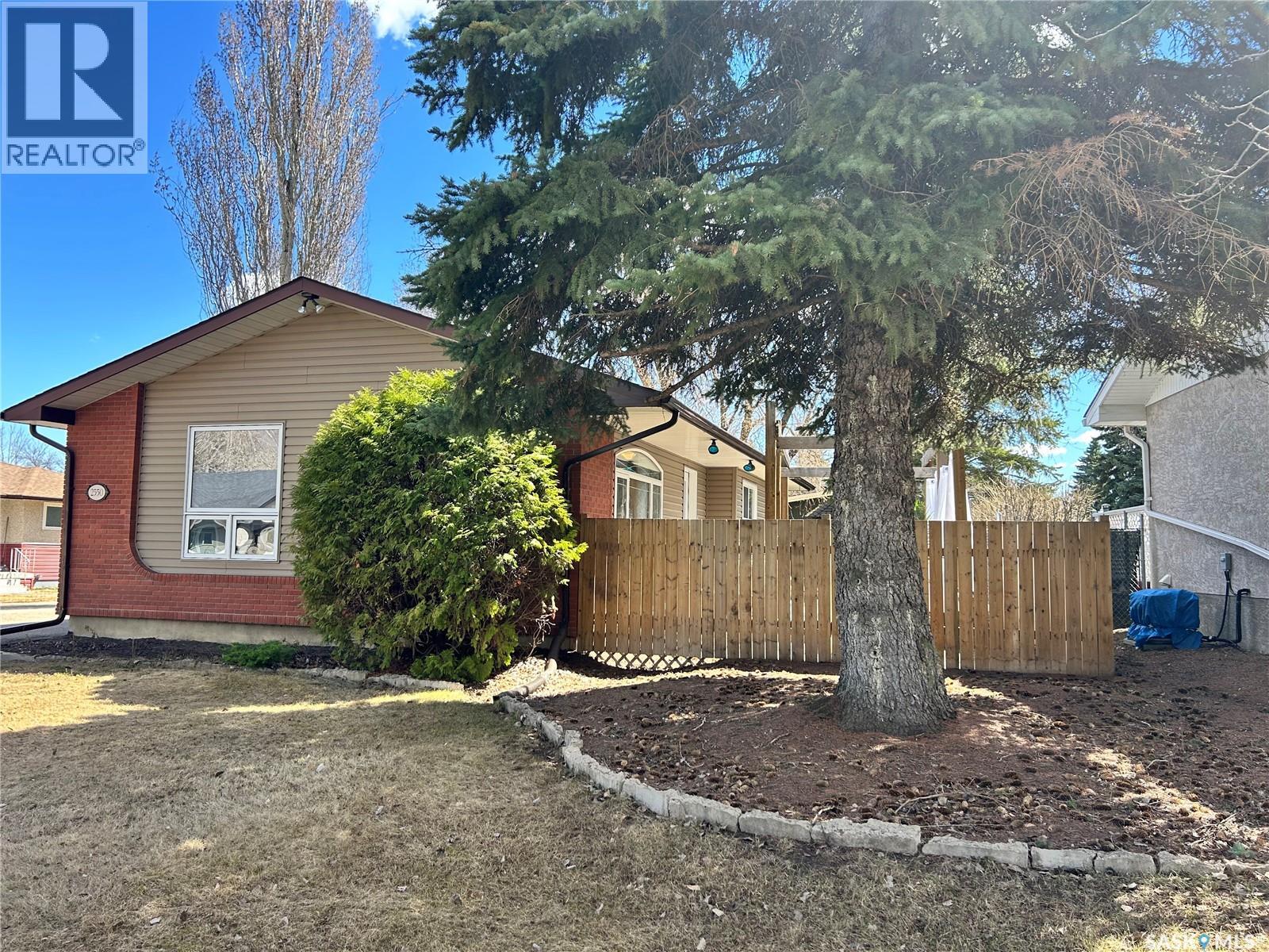 2550 Macdonald Avenue, Prince Albert, Saskatchewan  S6V 2V9 - Photo 2 - SK035712