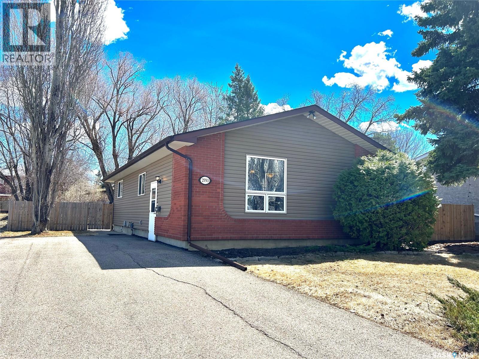 2550 Macdonald Avenue, Prince Albert, Saskatchewan  S6V 2V9 - Photo 3 - SK035712
