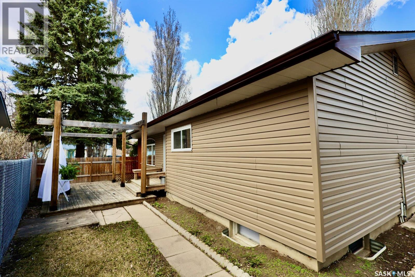 2550 Macdonald Avenue, Prince Albert, Saskatchewan  S6V 2V9 - Photo 32 - SK035712