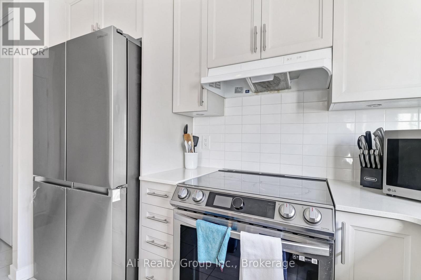 797 Eminence Street, Ottawa, Ontario  K2J 6X6 - Photo 9 - X13125536