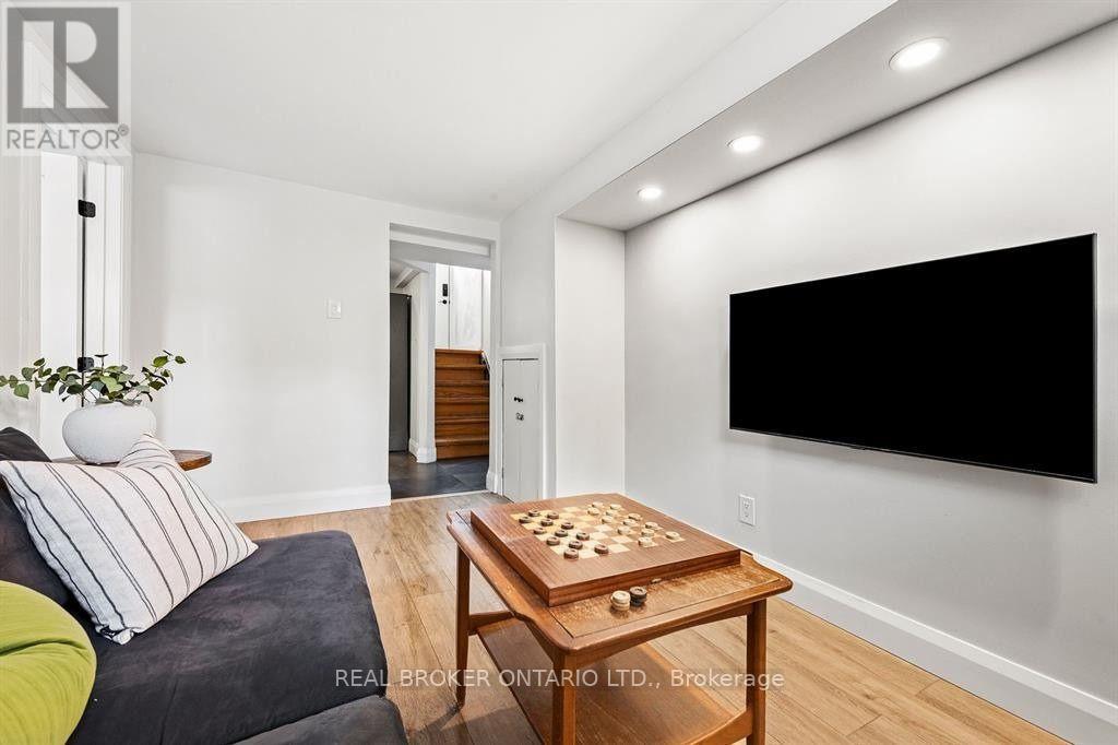 2 - 2061 Featherston Drive, Ottawa, Ontario  K1H 6R1 - Photo 2 - X13125552