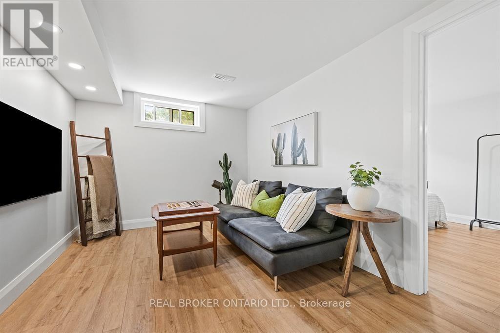 2 - 2061 Featherston Drive, Ottawa, Ontario  K1H 6R1 - Photo 3 - X13125552