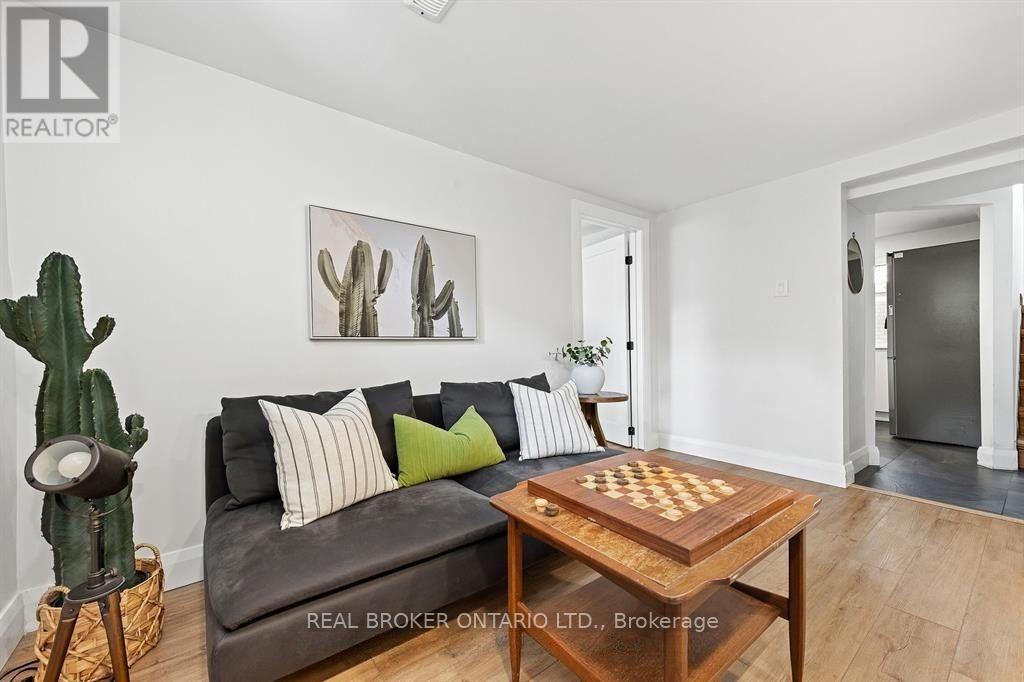 2 - 2061 Featherston Drive, Ottawa, Ontario  K1H 6R1 - Photo 4 - X13125552