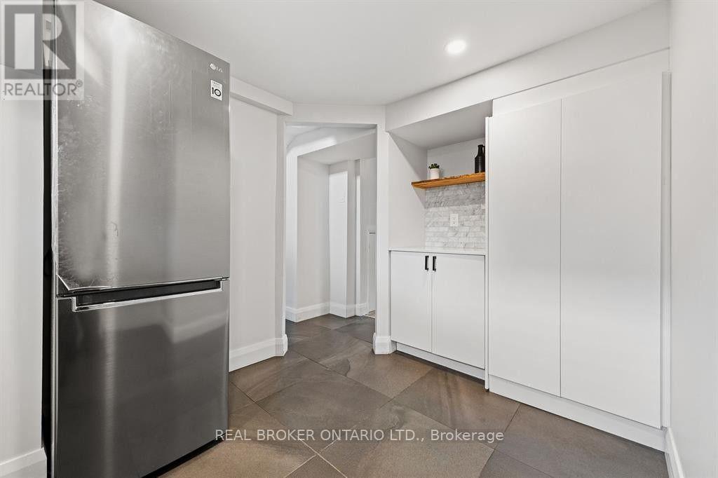 2 - 2061 Featherston Drive, Ottawa, Ontario  K1H 6R1 - Photo 6 - X13125552