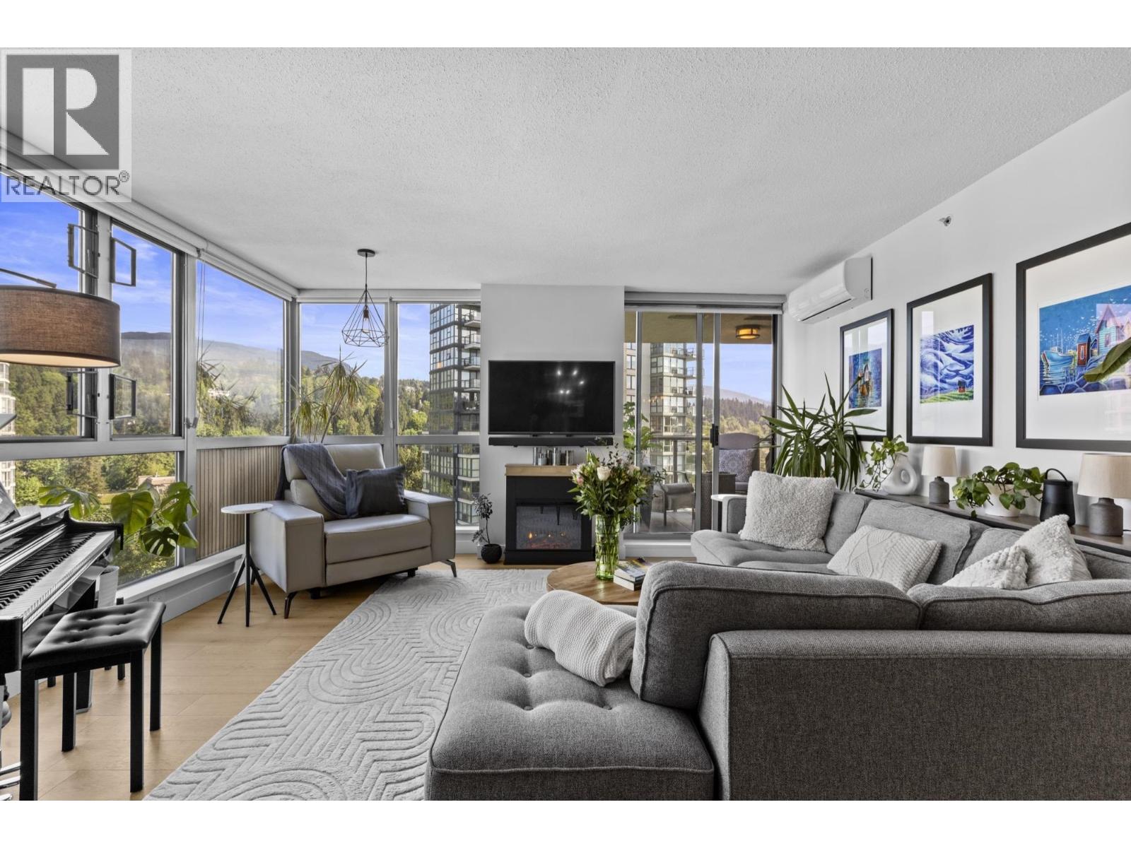 1706 295 Guildford Way, Port Moody, British Columbia  V3H 5N3 - Photo 4 - R3123535