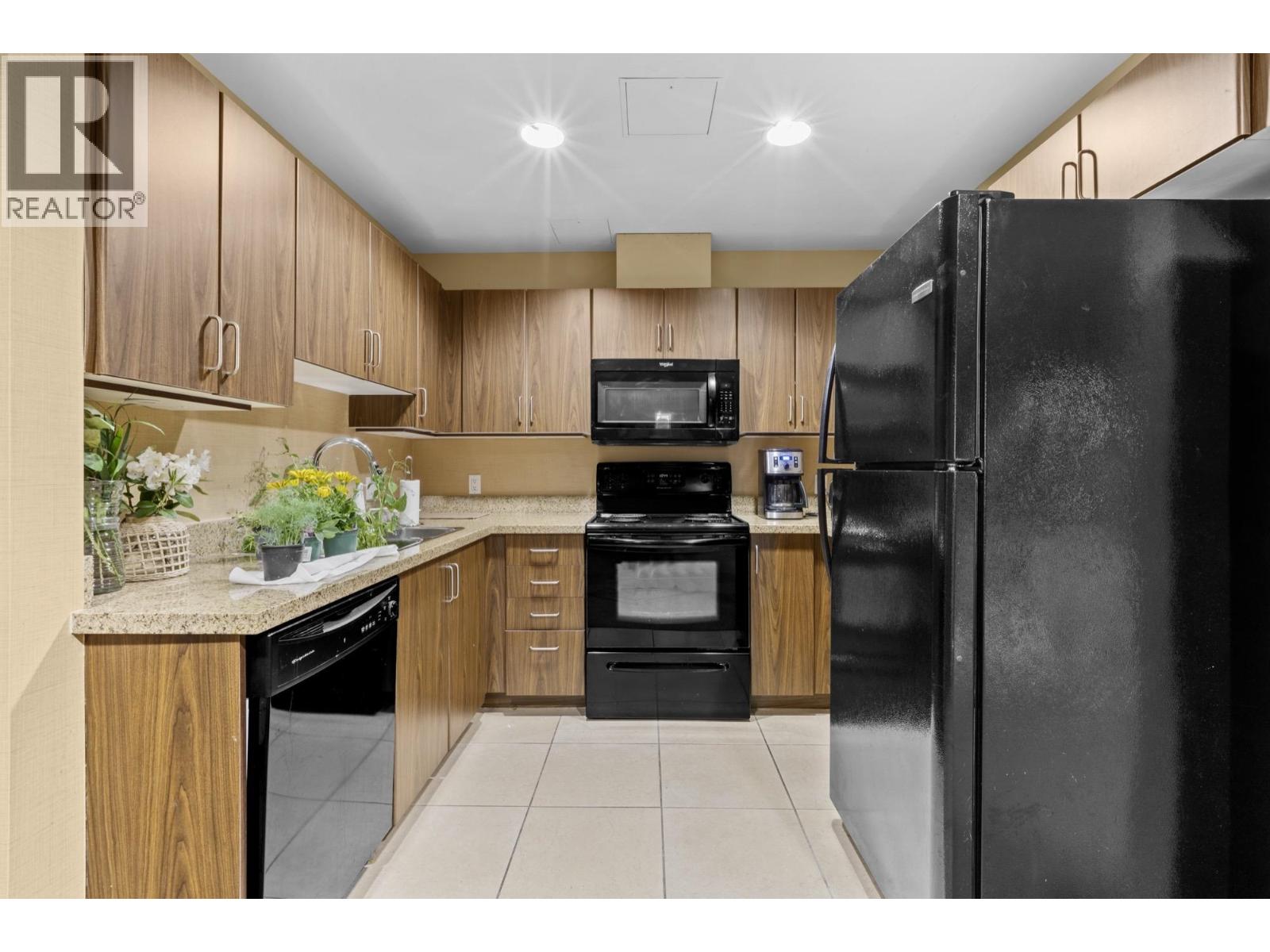 1706 295 Guildford Way, Port Moody, British Columbia  V3H 5N3 - Photo 36 - R3123535