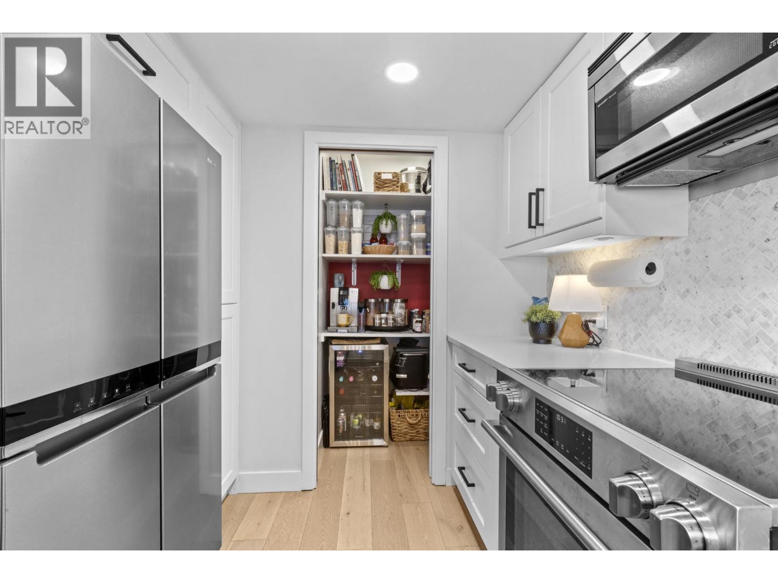 1706 295 Guildford Way, Port Moody, British Columbia  V3H 5N3 - Photo 14 - R3123535