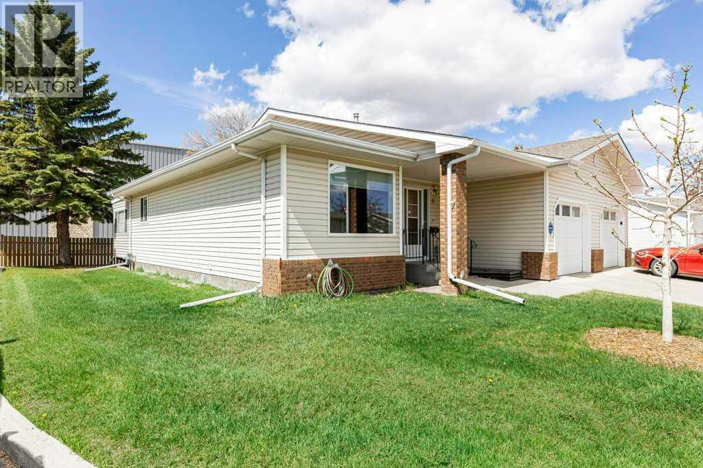 61, 2816 Botterill Crescent, Red Deer, Alberta  T4R 2H7 - Photo 2 - A2309997