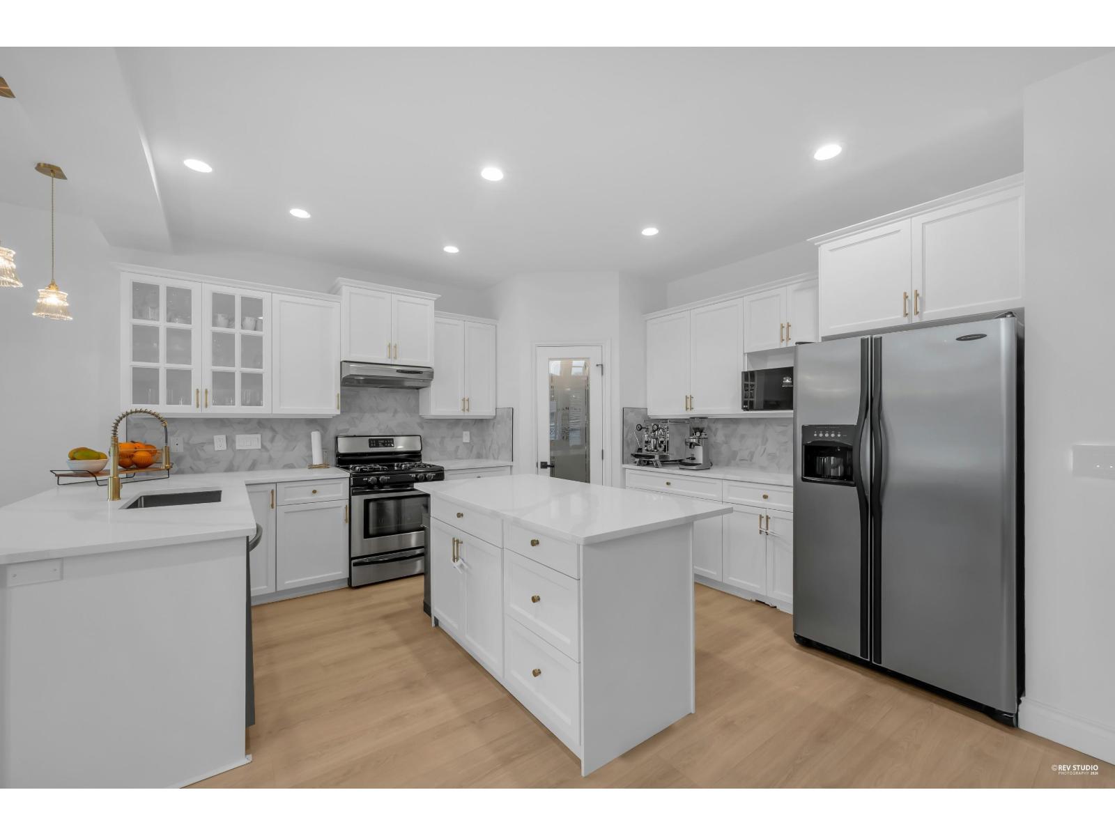 7260 197 Street, Langley, British Columbia  V2Y 3E6 - Photo 4 - R3123576