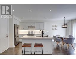 32 BLACK MAPLE CRESCENT, Vaughan, Ontario