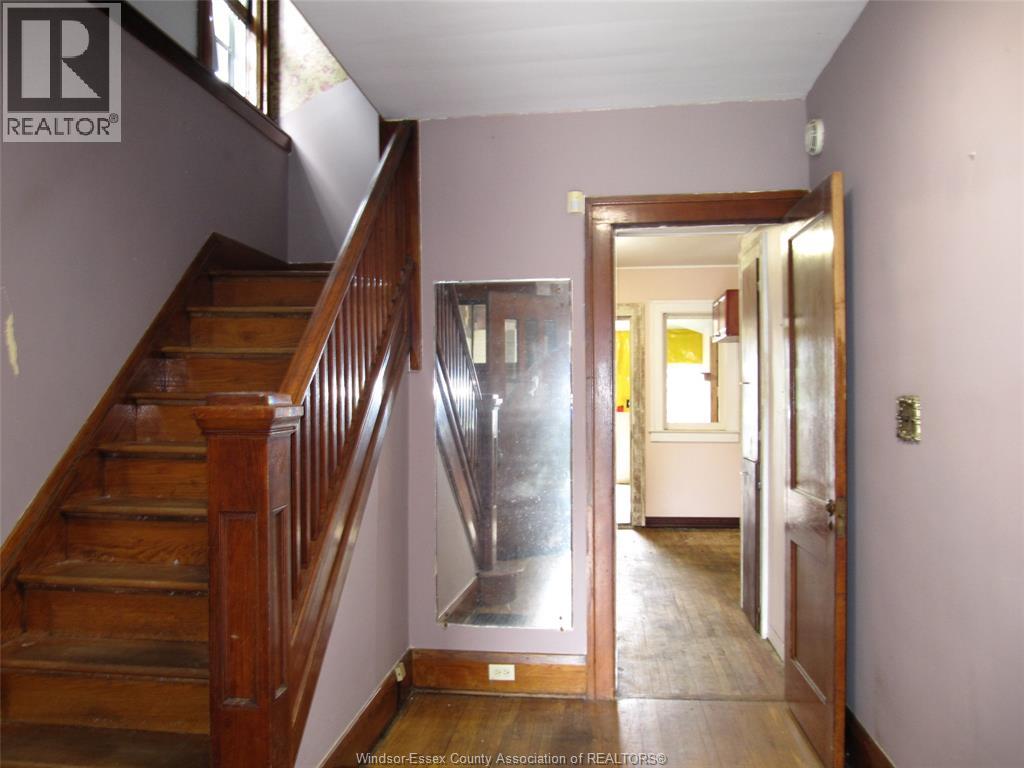 1063 Bruce, Windsor, Ontario  N9A 4Y1 - Photo 3 - 26009897