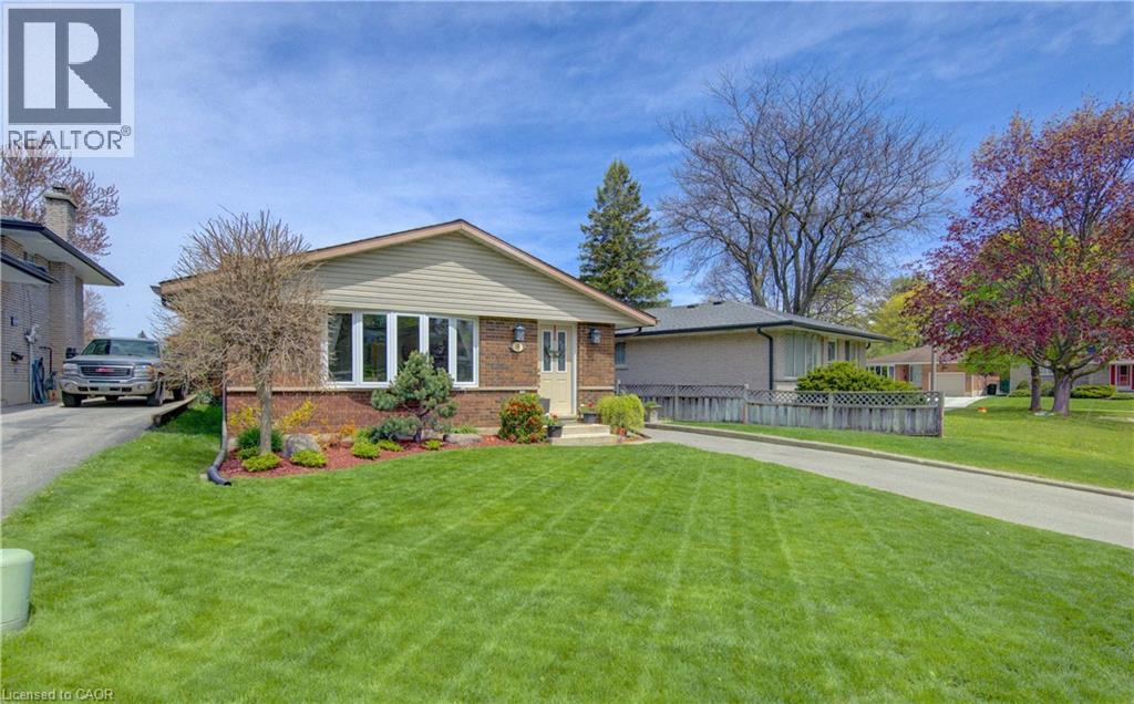 10 Bosworth Crescent, Kitchener, Ontario  N2E 1Z1 - Photo 4 - 40829989
