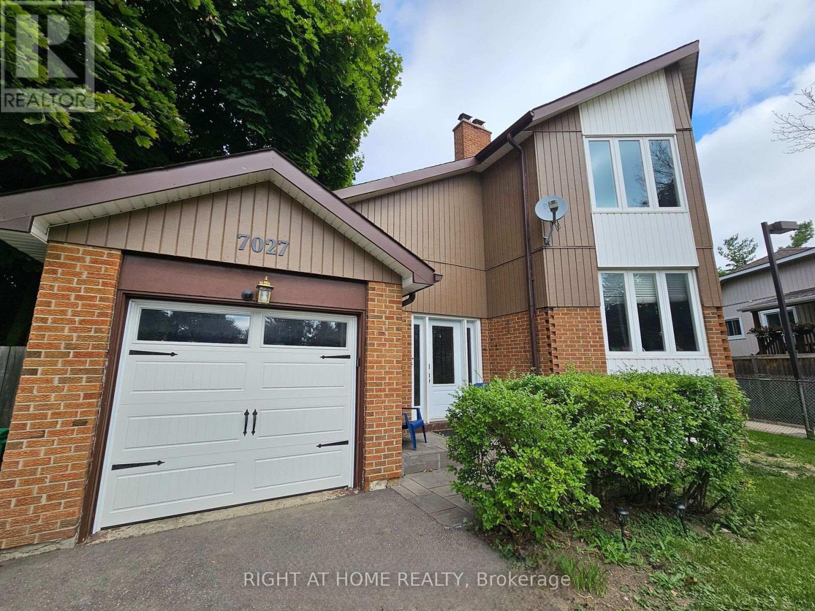 7027 Estoril Road, Mississauga, Ontario  L5N 1N3 - Photo 2 - W13125548