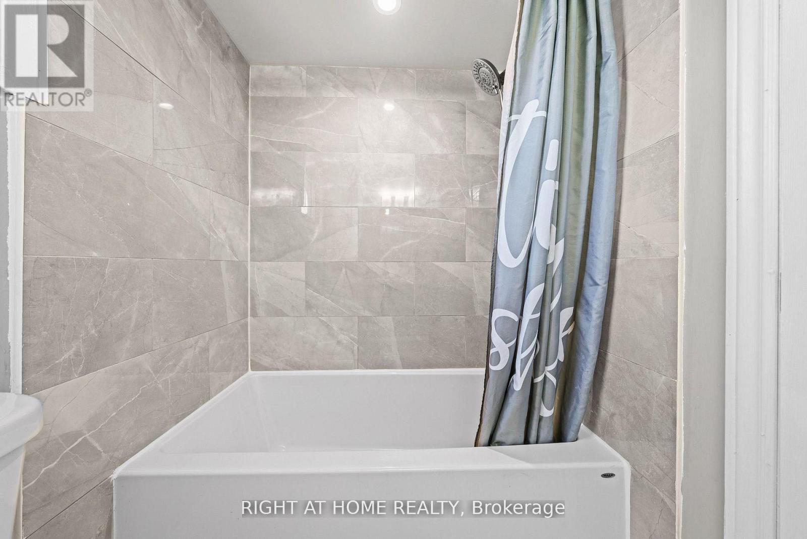 7027 Estoril Road, Mississauga, Ontario  L5N 1N3 - Photo 28 - W13125548