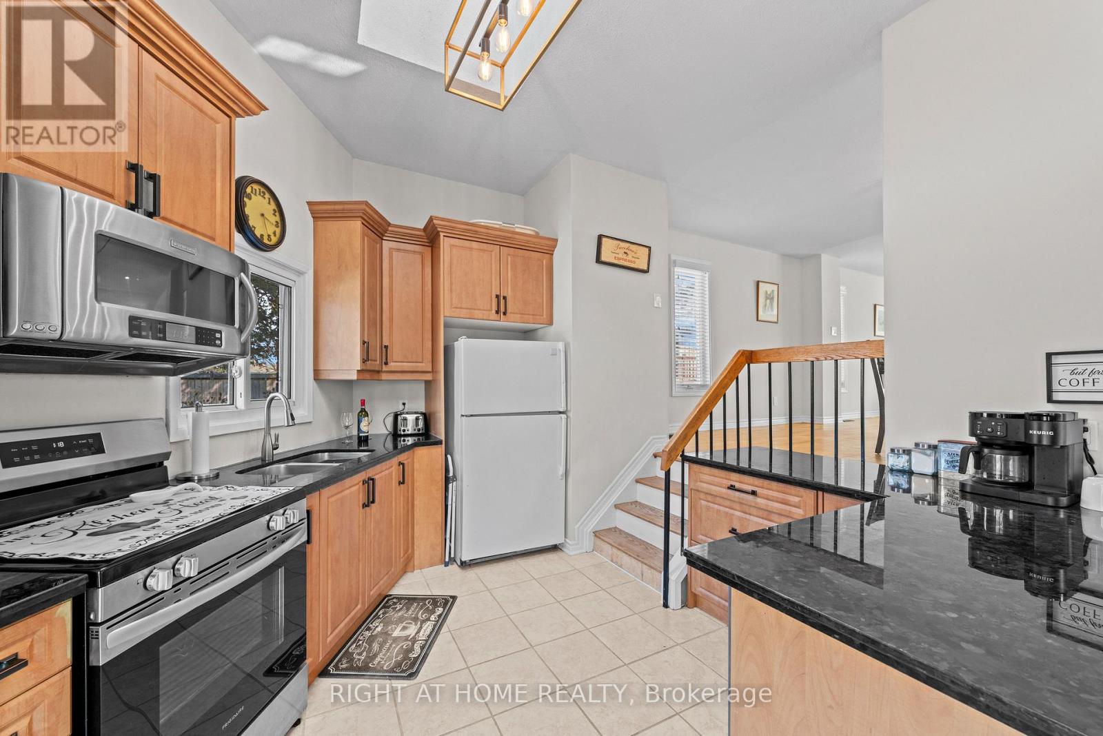 7027 Estoril Road, Mississauga, Ontario  L5N 1N3 - Photo 7 - W13125548